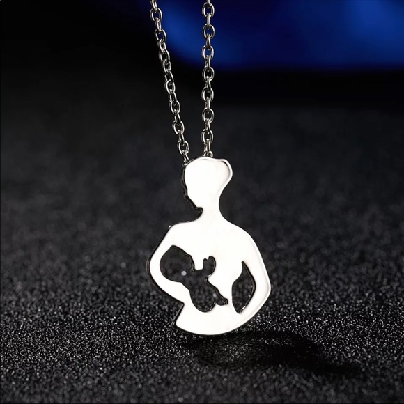 Jewelry - Mom necklace